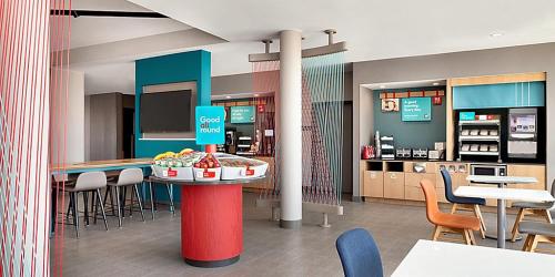 Avid Hotel Detroit Warren, An Ihg Hotel,Macomb>>Detroit,2.5 star
