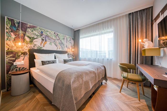 Ninetynine Hotel Amsterdam Airport,Hoofddorp>>Amsterdam,3.5 star