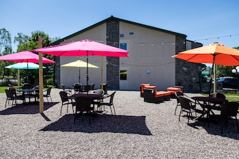 Harvest Inn,,2.5 star