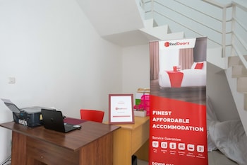 reddoorz syariah near lapangan pancasila simpang lima