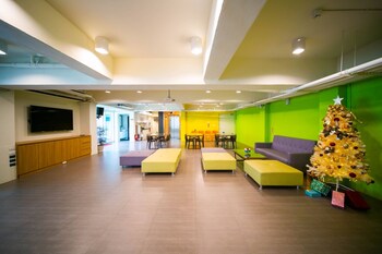 travelers plus hostel