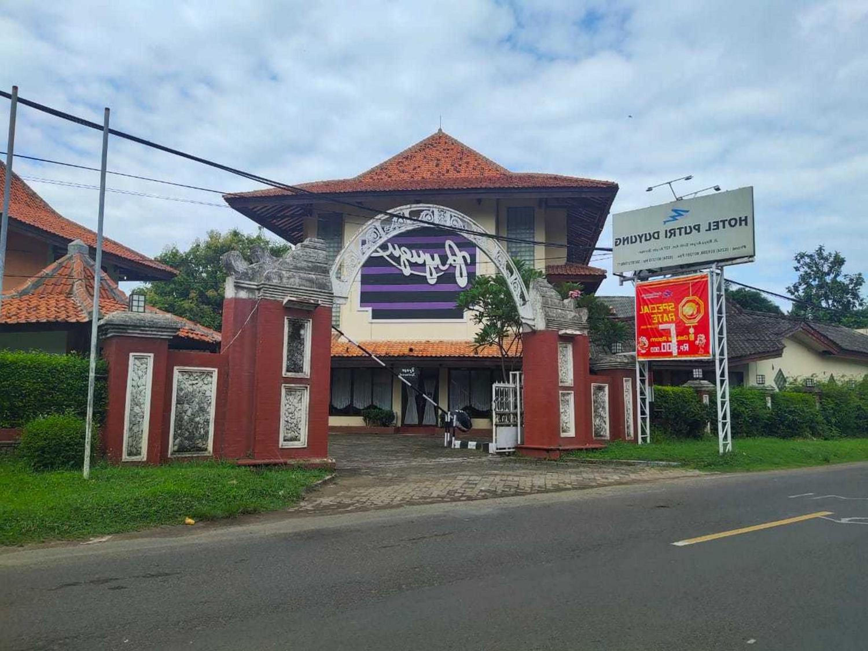 formerly reddoorz plus near tugu mercusuar anyer
