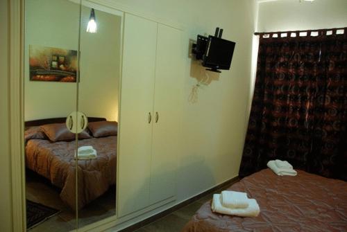 Iris Flower Hotel,Jezzine>>Beirut,3 star