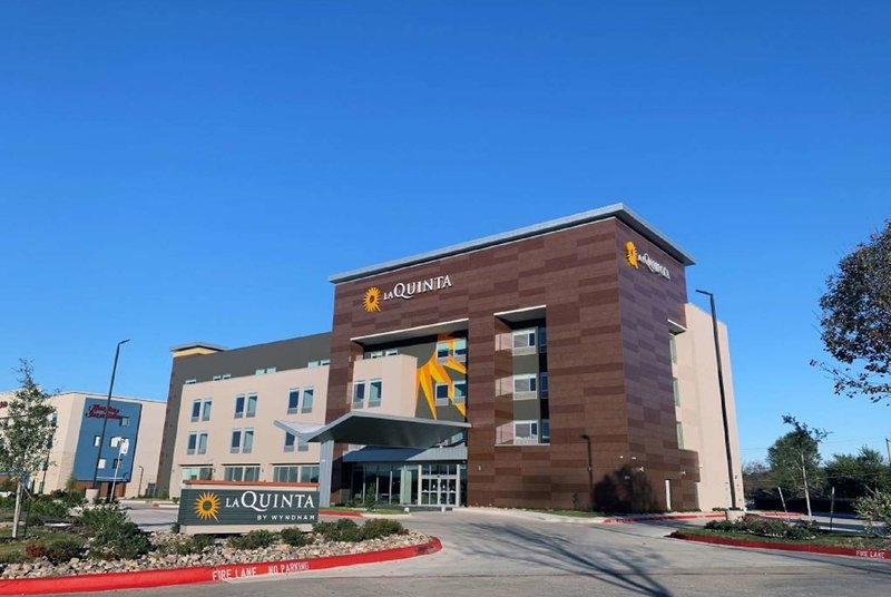 la quinta inn and suites by wyndham dallas fairpark