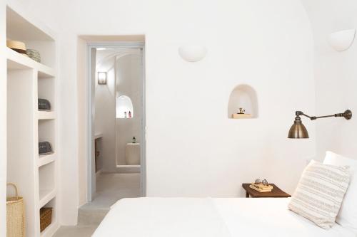 Armenaki Santorini,Oia>>Fira,4 star