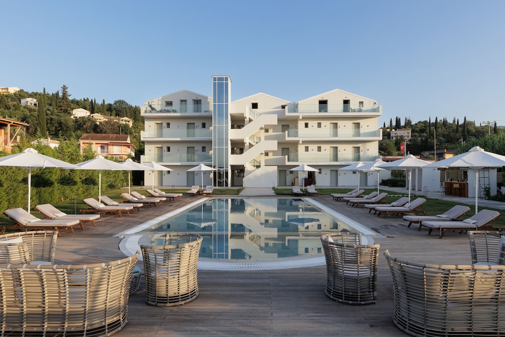 V Luxury Suites,Kanoni>>Corfu,4 star
