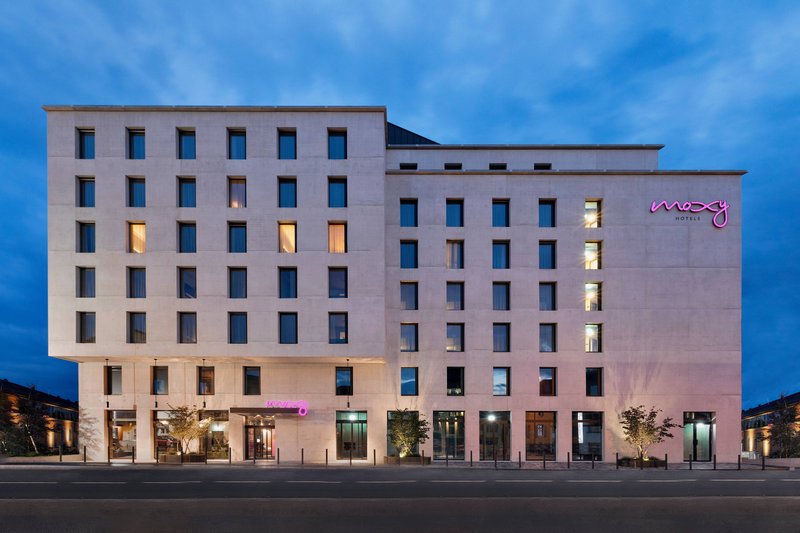 Moxy Rapperswil,Jona>>Altendorf,3.5 star