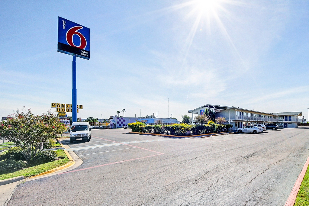 motel 6 laredo tx south