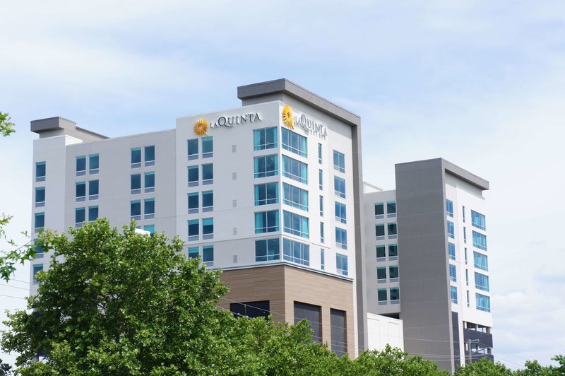la quinta inn and suites by wyndham nashville downtown stadium