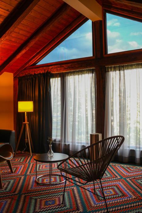 dims hotel and restaurant