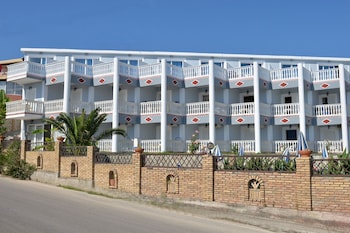 Callinica Hotel And Apartments,Zakynthos>>Tsilivi,2 star