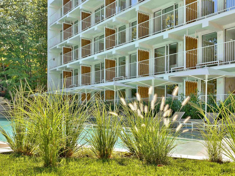 ibis styles golden sands roomer hotel