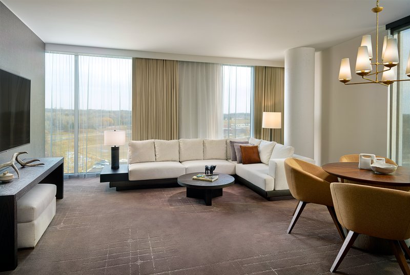 Omni Viking Lakes Hotel,Dakota County>>Dakota,4 star