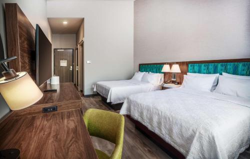 Hampton Inn Riverside March Air Force Base,Cherry Valley>>California,2.5 star