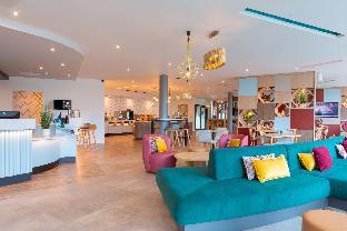 hampton by hilton ashford international