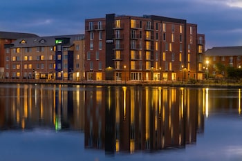 Staybridge Suites Cardiff, An Ihg Hotel,Cardiff>>Butetown,3 star