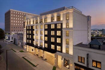 106 jefferson huntsville curio collection by hilton