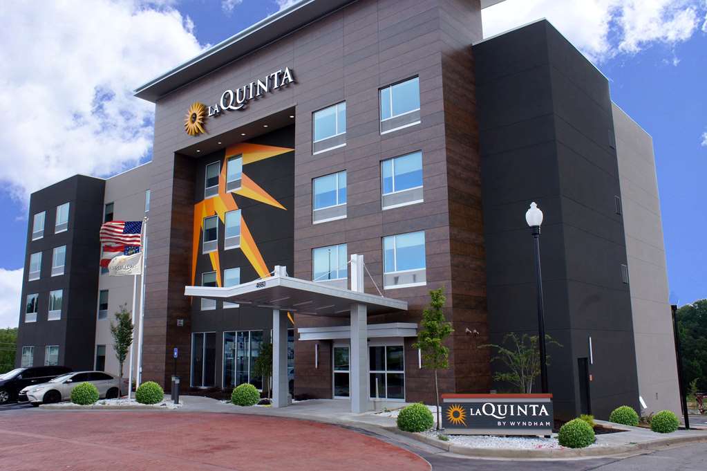 La Quinta Inn & Suites By Wyndham Locust Grove