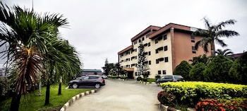 Villa Park Hotels