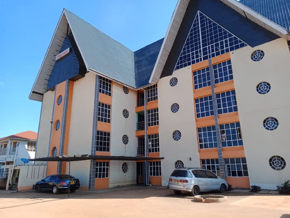 Drimz Hotel Busia,,3 star