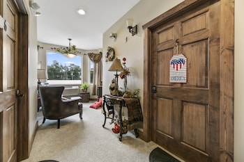 Twisters Bed And Breakfast,,2 star