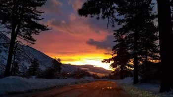 Mountain View Cabins,Wrightwood>>Victorville,2.5 star