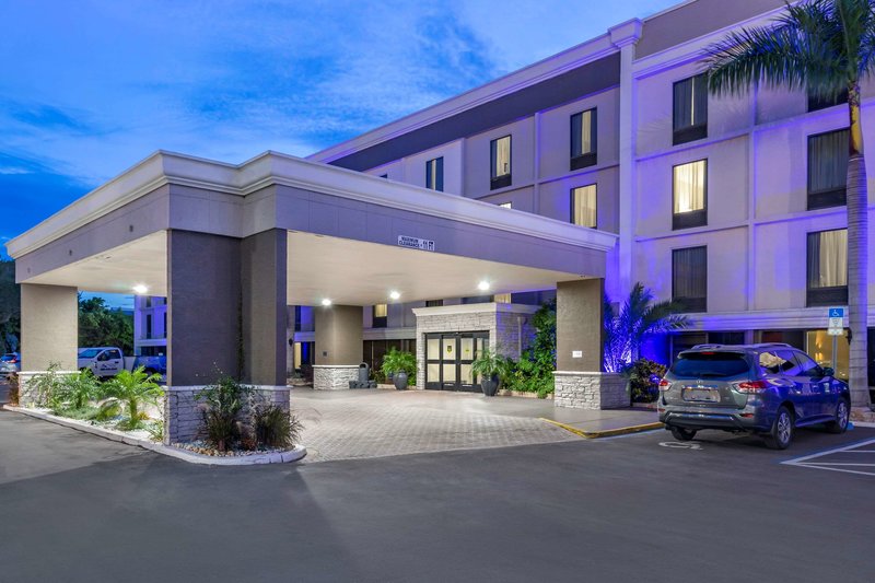 comfort inn and suites st pete clearwater international airport