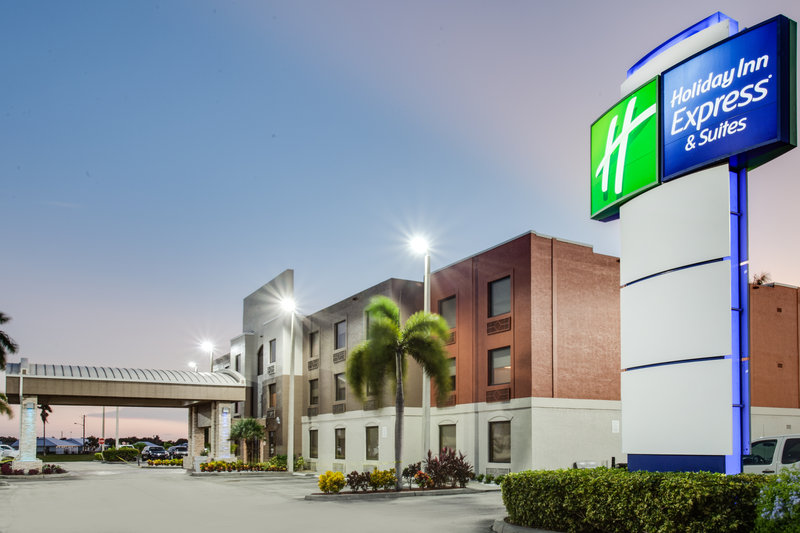 Holiday Inn Express Hotel & Suites Clewiston By Ihg,Labelle>>Clewiston,3 star