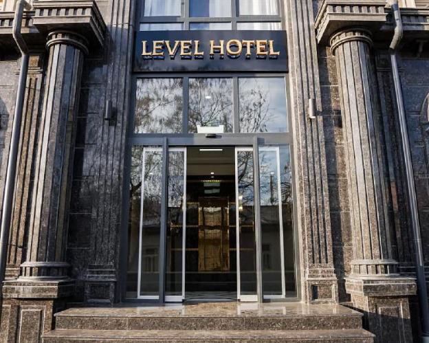 level hotel