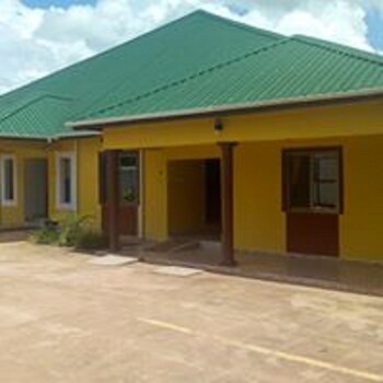 Royal Cashrise Lodge,,3.5 star