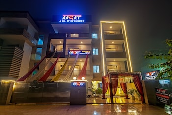 Aadat Hotel Subhash Chowk, Gurgaon,Sector 47,3 star