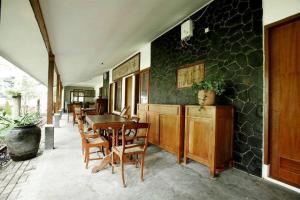 Ronia Mountain Villa Lembang