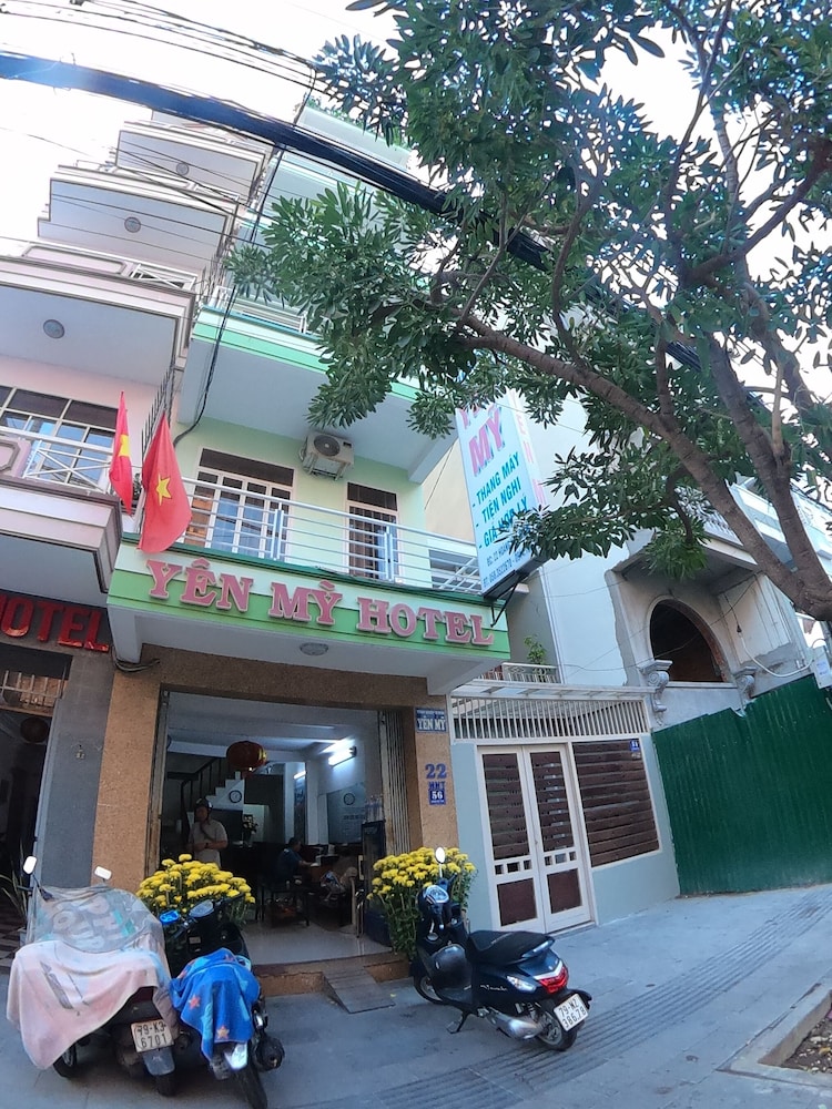 Yen My Hotel,,2 star