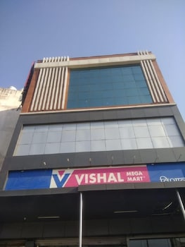 Hotel Aakriti Clarks Inn Express, Civil Lines, Bareilly,3 star