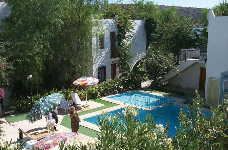 manuela hotel