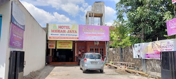 Hotel Keluarga Mekar Jaya Syariah,,2.5 star