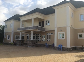 santarosa suites and bar