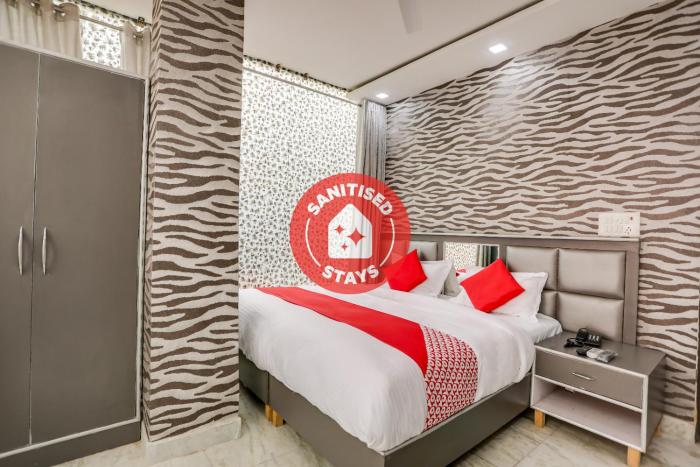 Hotel O Anshun Residency Near Mk Cinemas Rohini,New Delhi>>Delhi,3 star