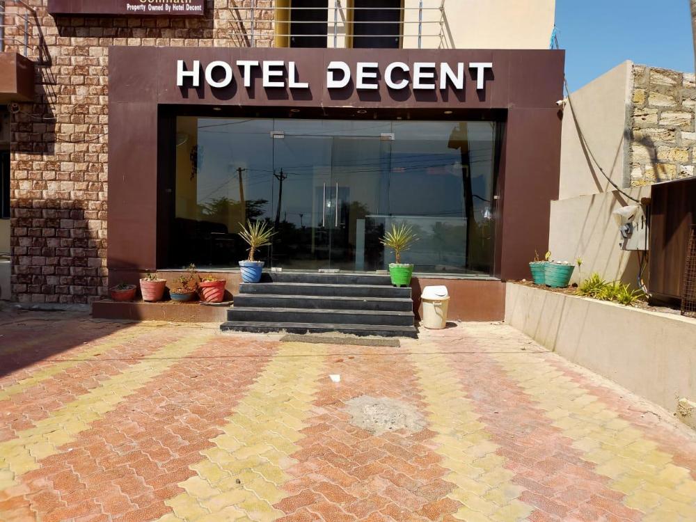 Hotel Decent Somnath