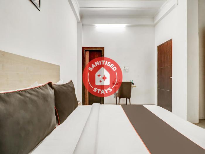 Super Collection O Gol Park Atala,Prayagraj>>Allahabad,3 star