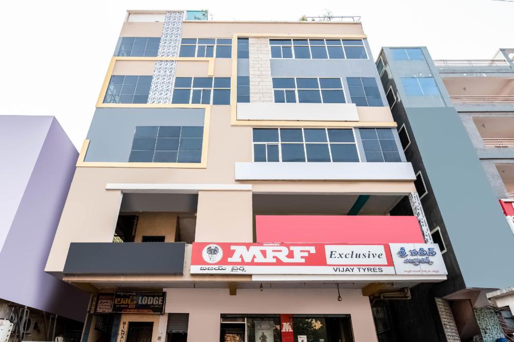 Nichala Grand Lodge,Ashok Nagar,3 star