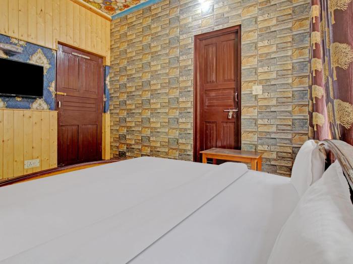 Oyo 79269 Hotel Nissar,1, Rainawari, Srinagar, Srinagar (South), Srinagar District, Jammu And Kashmir, 190003, India, Srinagar,3 star