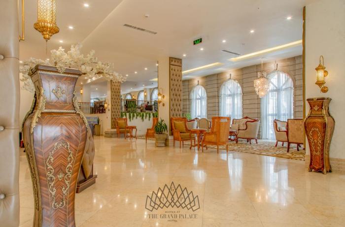 the grand palace hotel