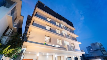 Treebo Petals Suites Marine Drive,Ernakulam>>Eramalloor,3 star