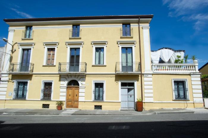 Palazzo Scura,,3 star