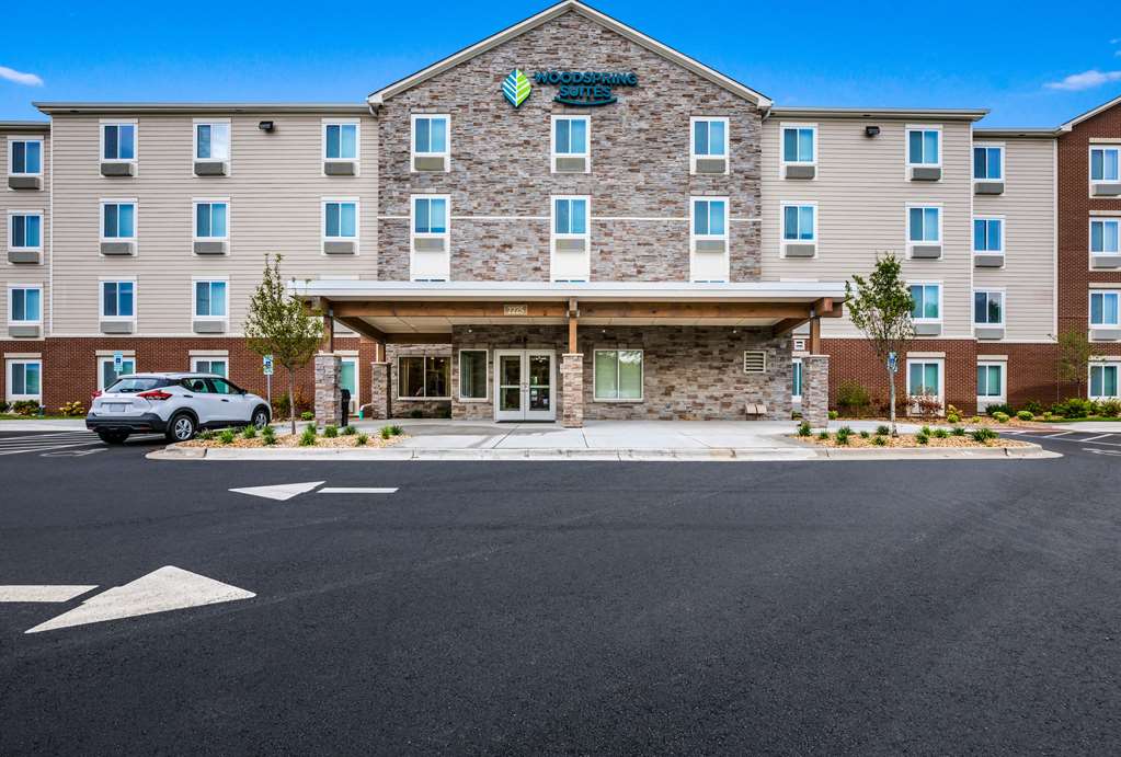 Woodspring Suites Elgin - Chicago,Elgin>>Chicago,2.5 star