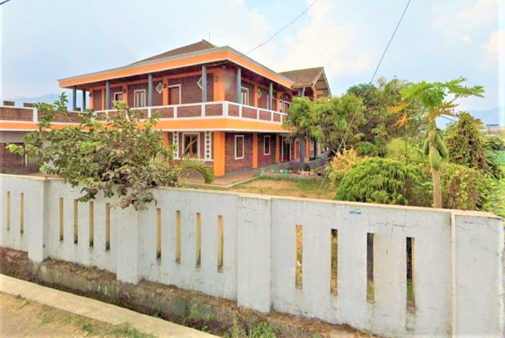 villa orange lembang pengkolan