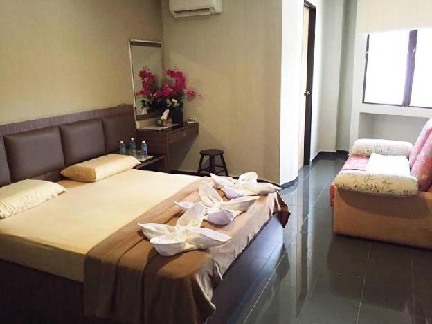 B+ Hotel,,3 star