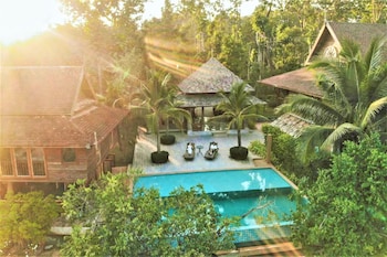 Royal Train Garden Resort,,2 star