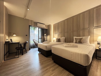 @Nares Hotel,,3 star